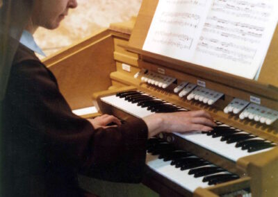 Carmelite Monastery - Sr Paula organist
